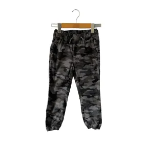 Gap / Camo chino jogger pants / 6-7Y