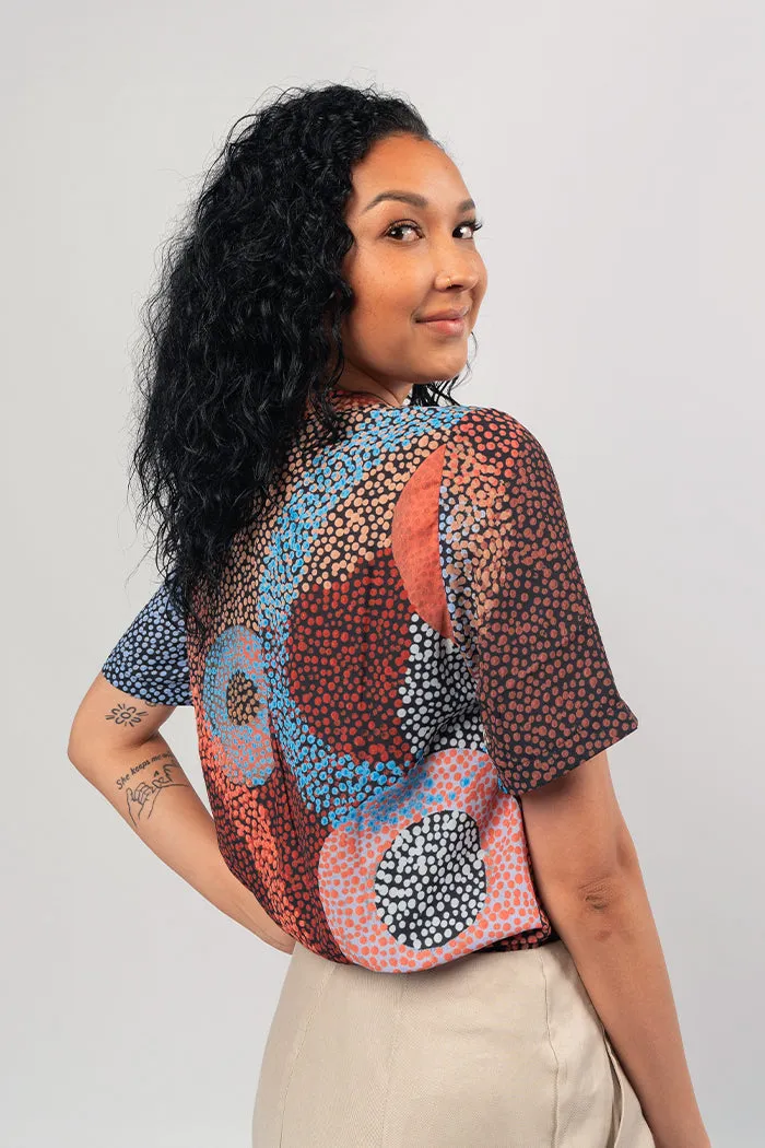 Ngarlikurlangu (Circles) V Neck Women's Short Sleeve Blouse