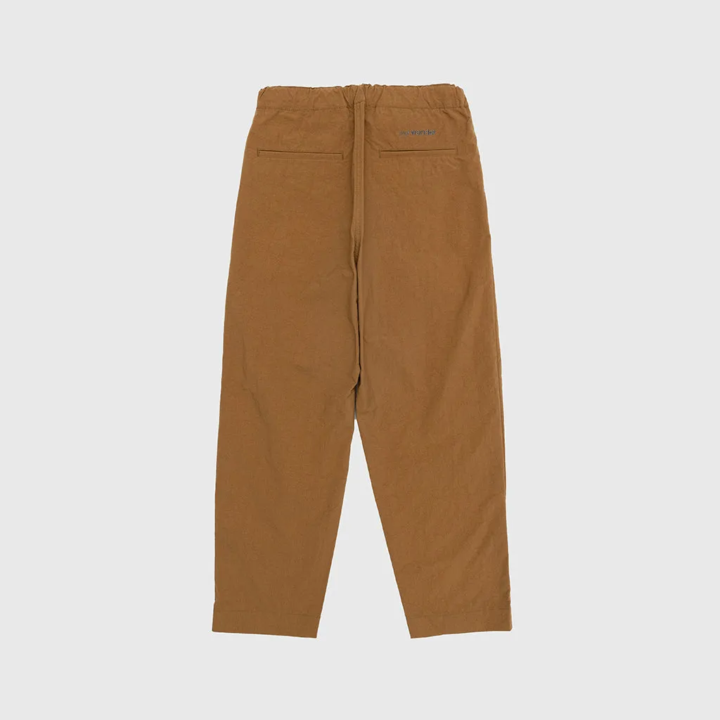 NYLON CHINO TUCK TAPERED PANTS