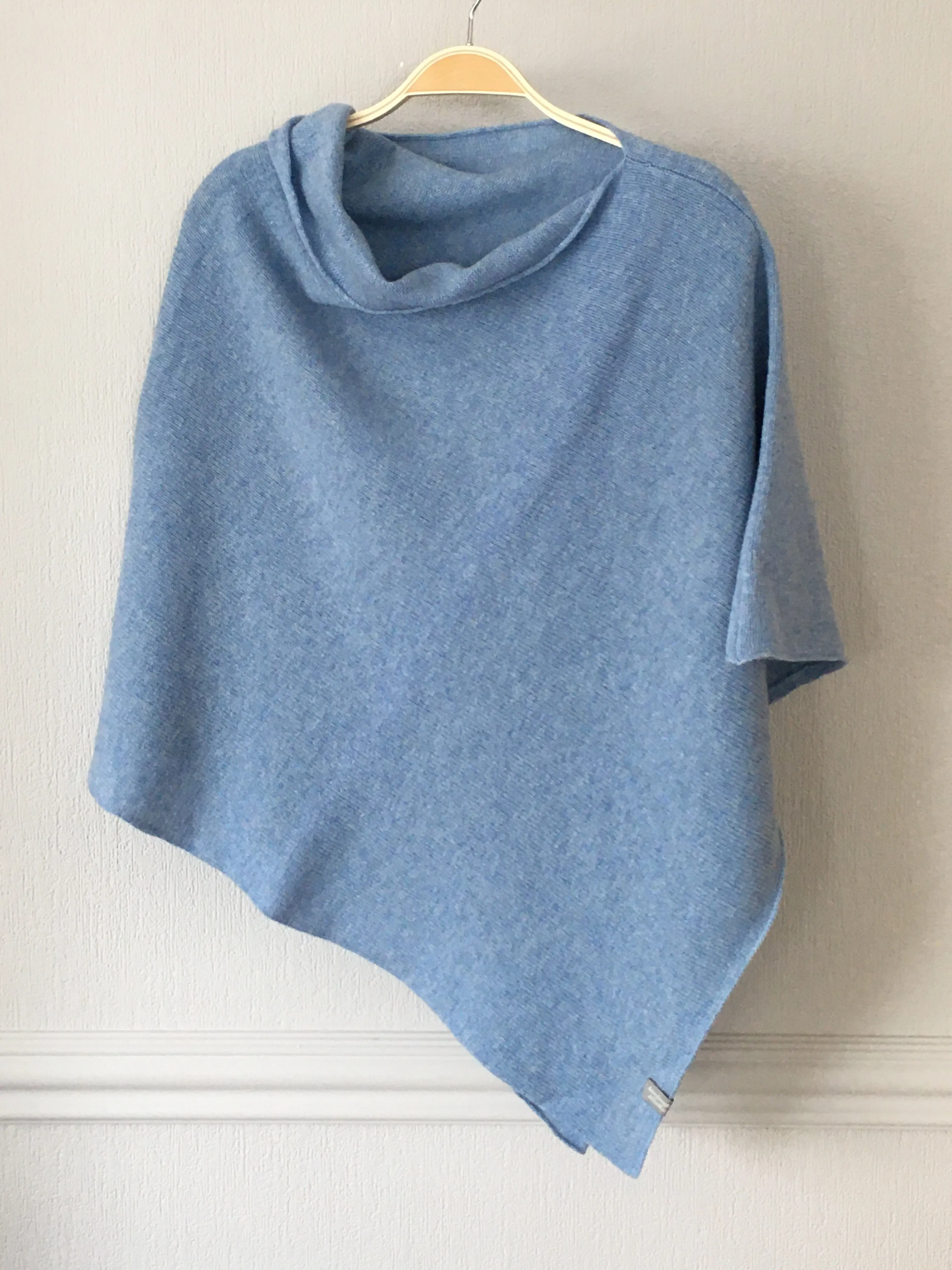 Poncho soft merino lambswool sky blue