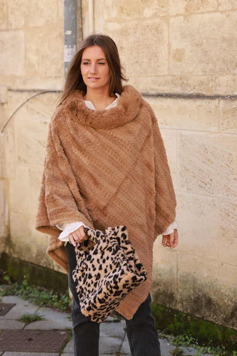 Poncho tout doux camel en fausse fourrure