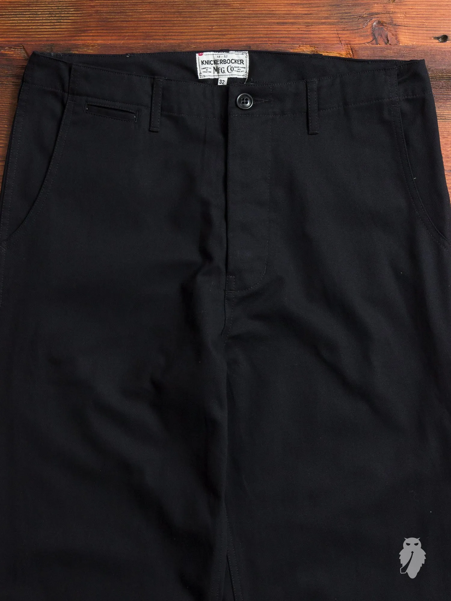 Service Chino in Black