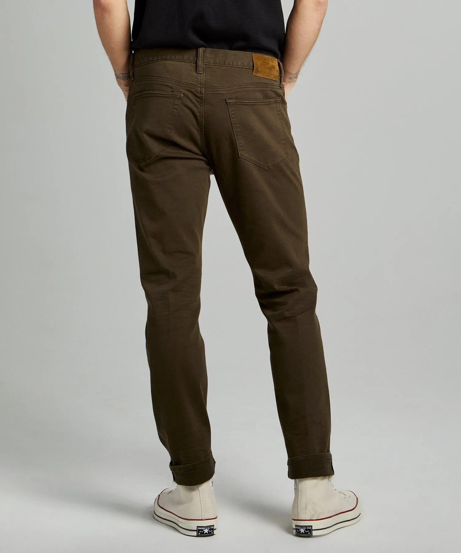 Slim Fit 5-Pocket Garment-Dyed Stretch Twill in Peat